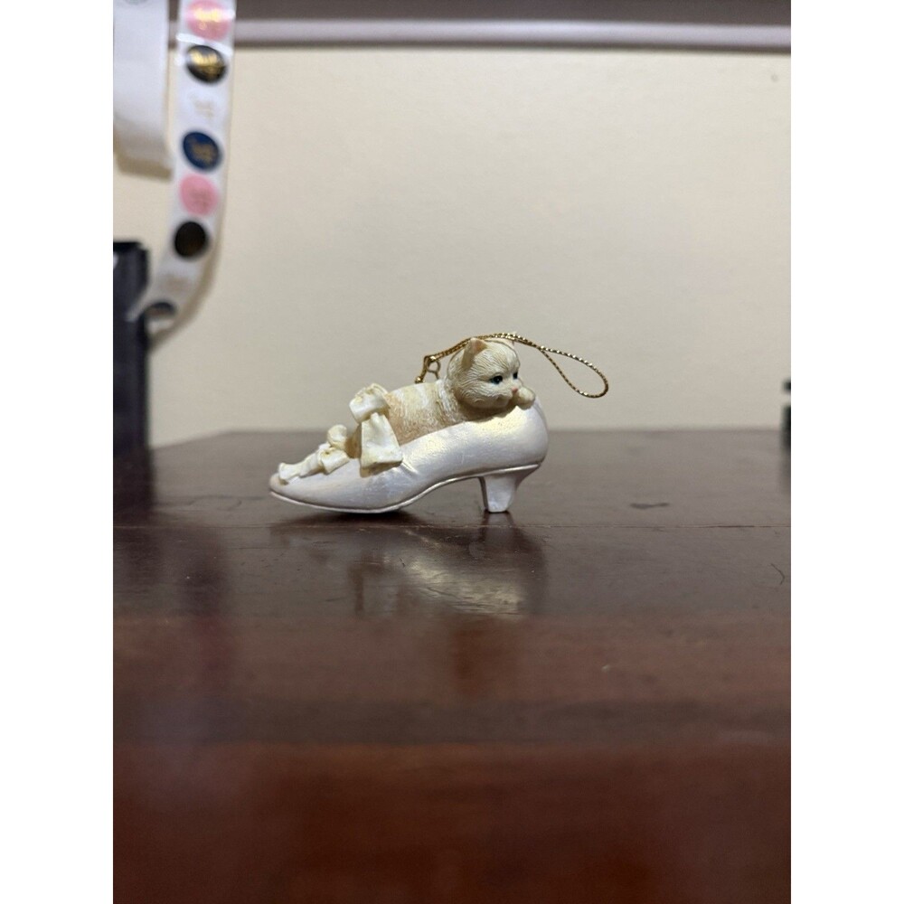 Vintage Roman, Inc. 1998 Christmas Ornament Kitten Cat In Shoe